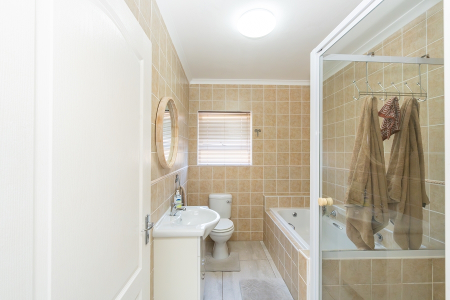 4 Bedroom Property for Sale in Myburgh Park Western Cape